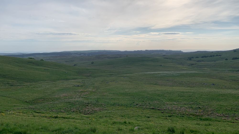 Plateau de l’Aubrac, au-dessus du refuge du Rajas le 19 mai 2022 ©Odhràn Dunne